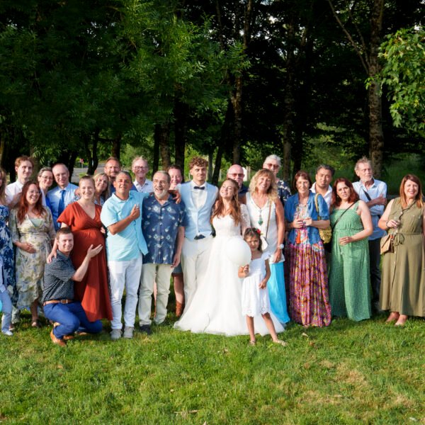 Photo de famille lors d'un mariage